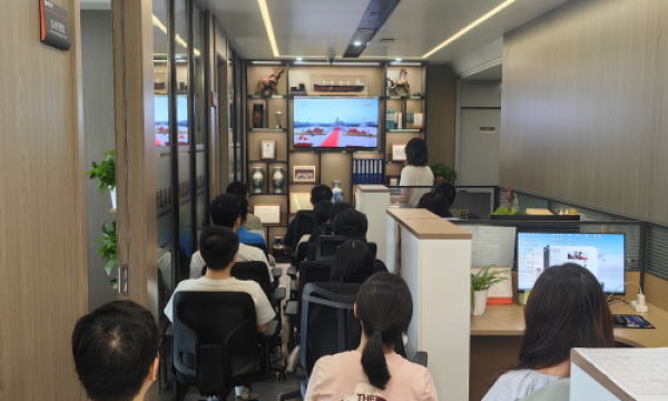 向海图强：研途海事公司组织员工集体收看大阅兵